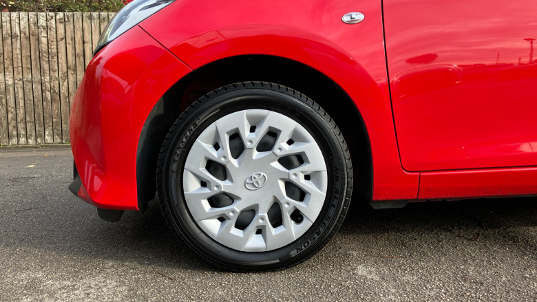 Toyota Aygo 1.0 VVT-i X-Play 5dr x-shift Petrol Hatchback